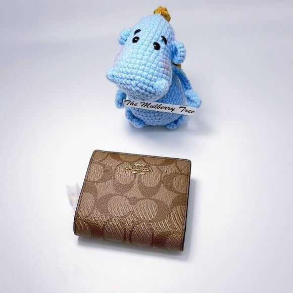 COACH C3771 Snap Wallet In Signature Canvas With Rainbow Colorblock Interior NWT - Picture 3 of 11